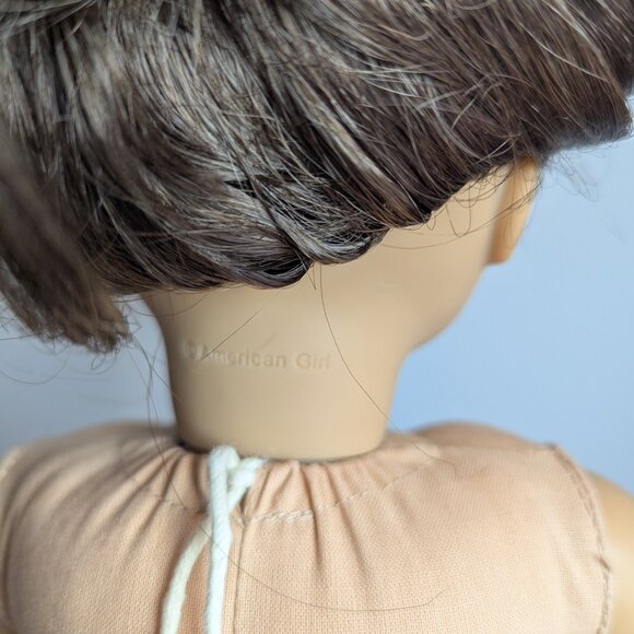 18" American Girl Doll Samantha: Curly Dark Brown Hair & Eyes, Pleasant Company - Picture 3 of 8